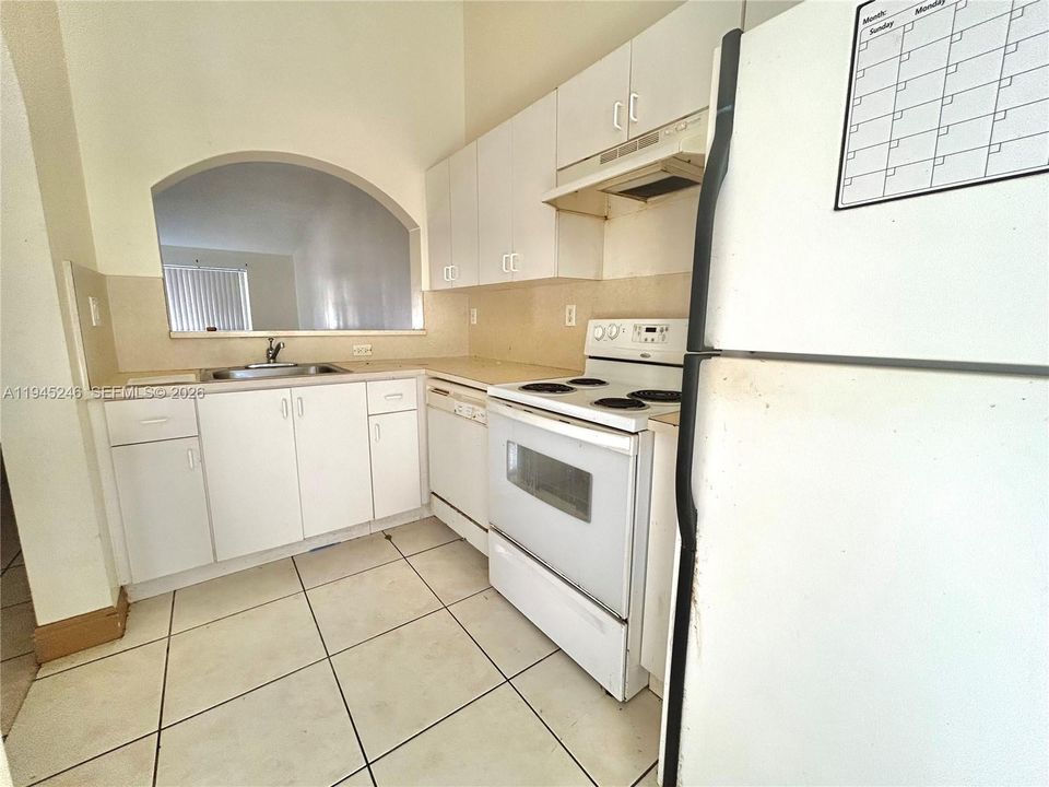 Activo con contrato: $179,000 (2 camas, 2 baños, 815 Pies cuadrados)