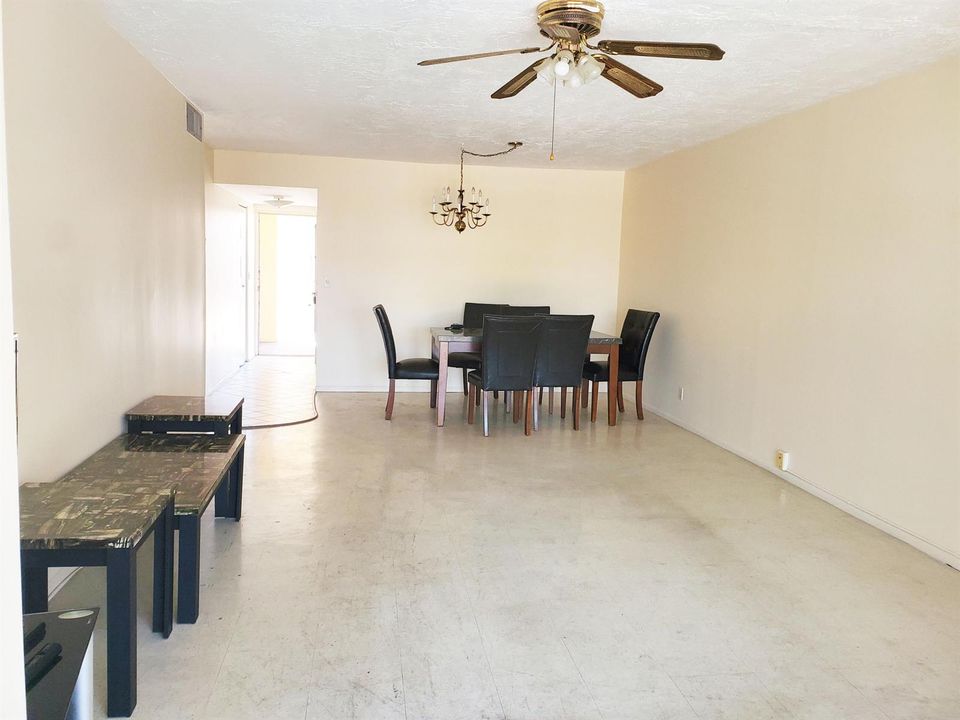 Living & Dinning room (1)