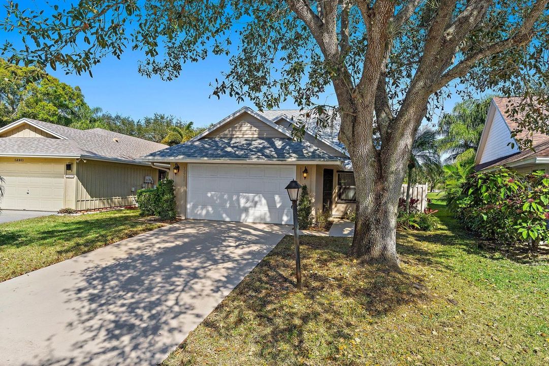 025-12921SoutheastCrookedStickLane-HobeS