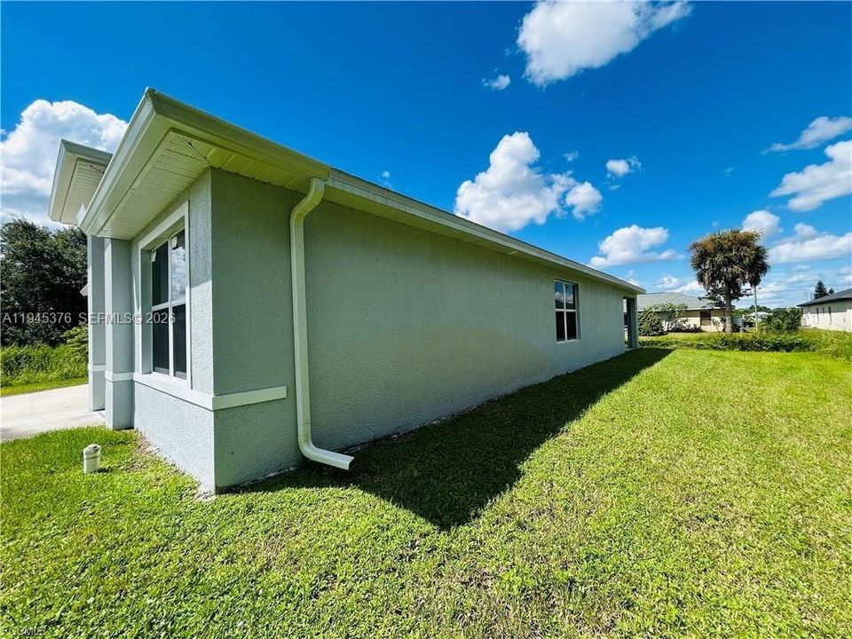 Vendido Recientemente: $300,000 (3 camas, 2 baños, 0 Pies cuadrados)