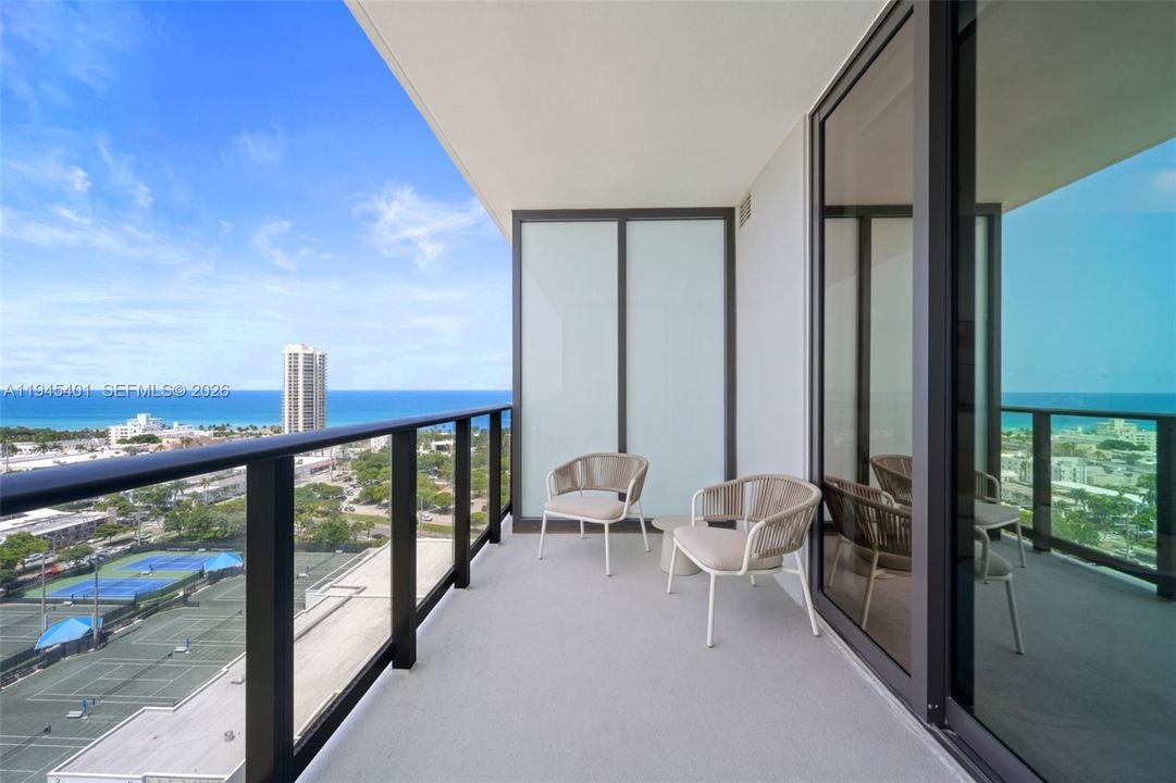 For Sale: $799,000 (1 beds, 1 baths, 475 Square Feet)
