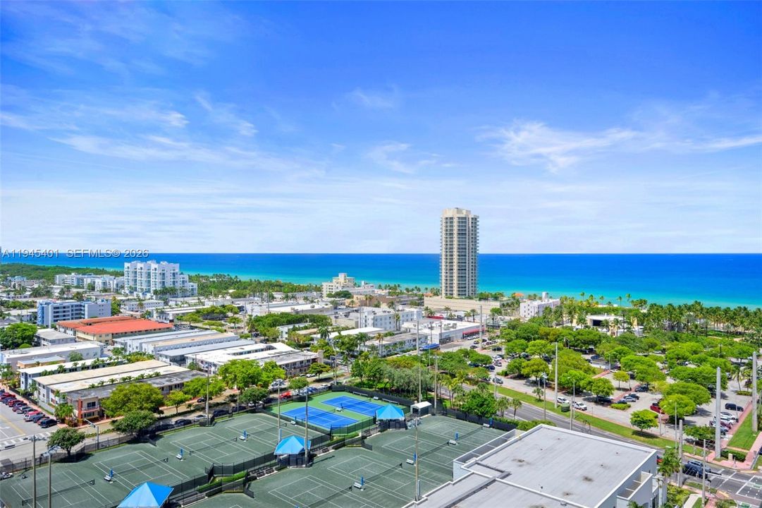 For Sale: $799,000 (1 beds, 1 baths, 475 Square Feet)