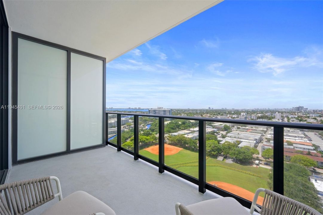 For Sale: $799,000 (1 beds, 1 baths, 475 Square Feet)
