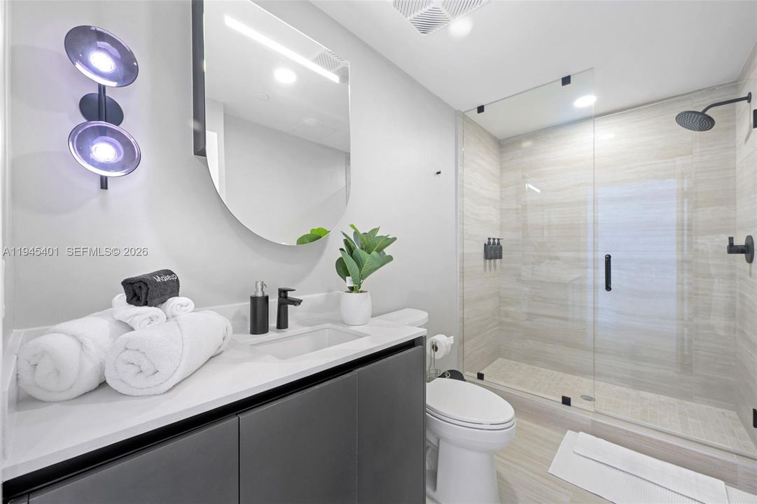For Sale: $799,000 (1 beds, 1 baths, 475 Square Feet)