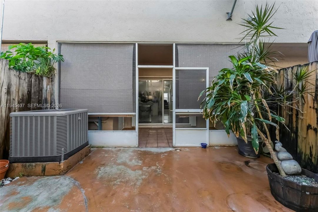 For Sale: $469,700 (2 beds, 2 baths, 1260 Square Feet)
