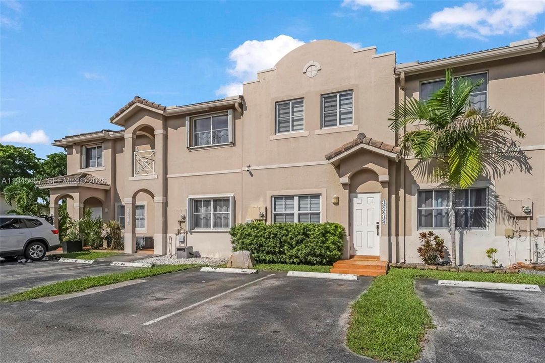 For Sale: $469,700 (2 beds, 2 baths, 1260 Square Feet)