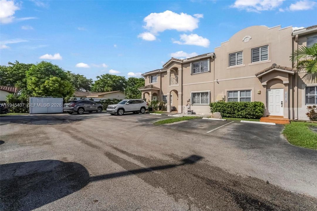 For Sale: $469,700 (2 beds, 2 baths, 1260 Square Feet)