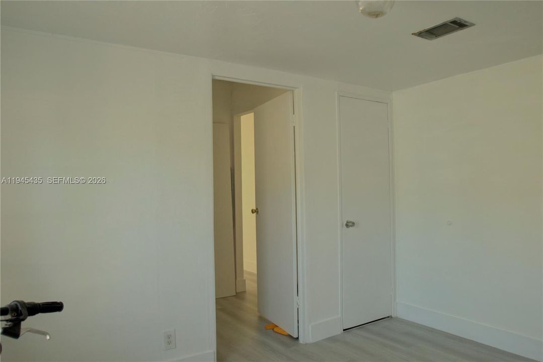 На продажу: $289,500 (3 спален, 2 ванн, 1430 Квадратных фут)