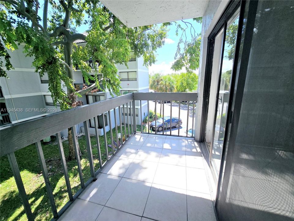 На продажу: $170,000 (2 спален, 2 ванн, 1030 Квадратных фут)