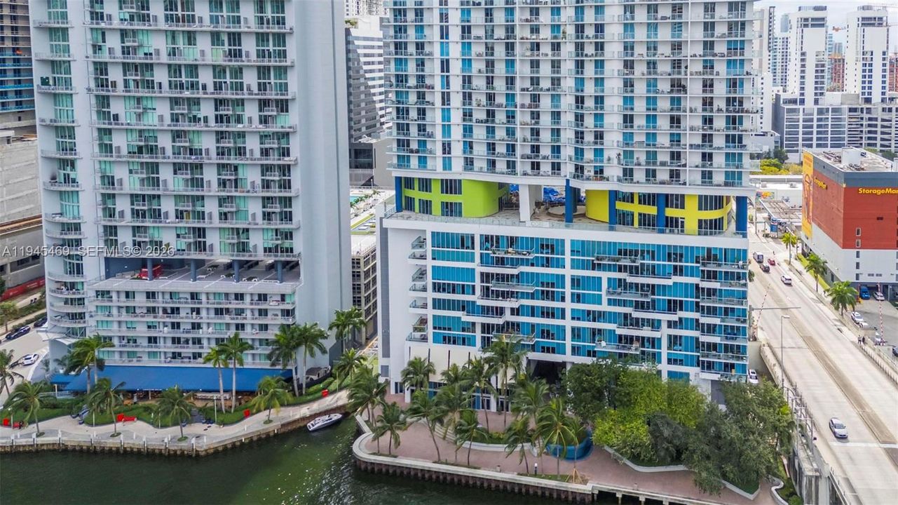 待售: $399,000 (1 贝兹, 1 浴室, 783 平方英尺)