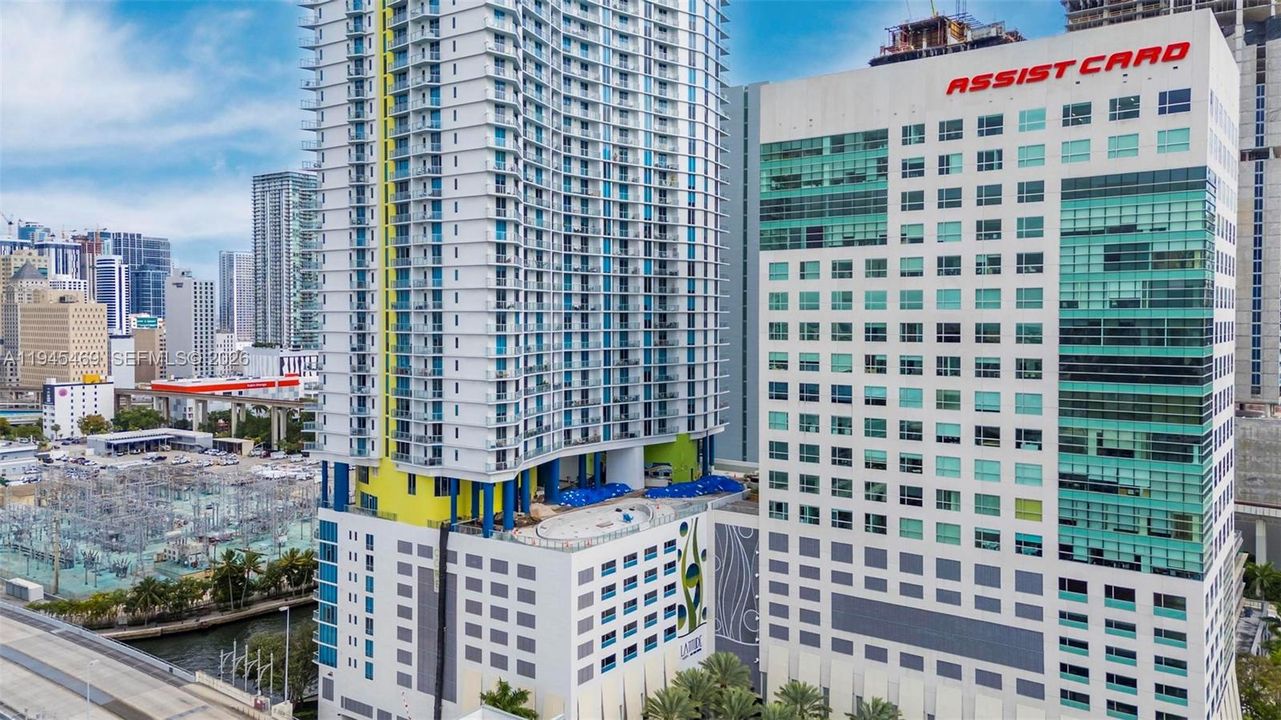 待售: $399,000 (1 贝兹, 1 浴室, 783 平方英尺)