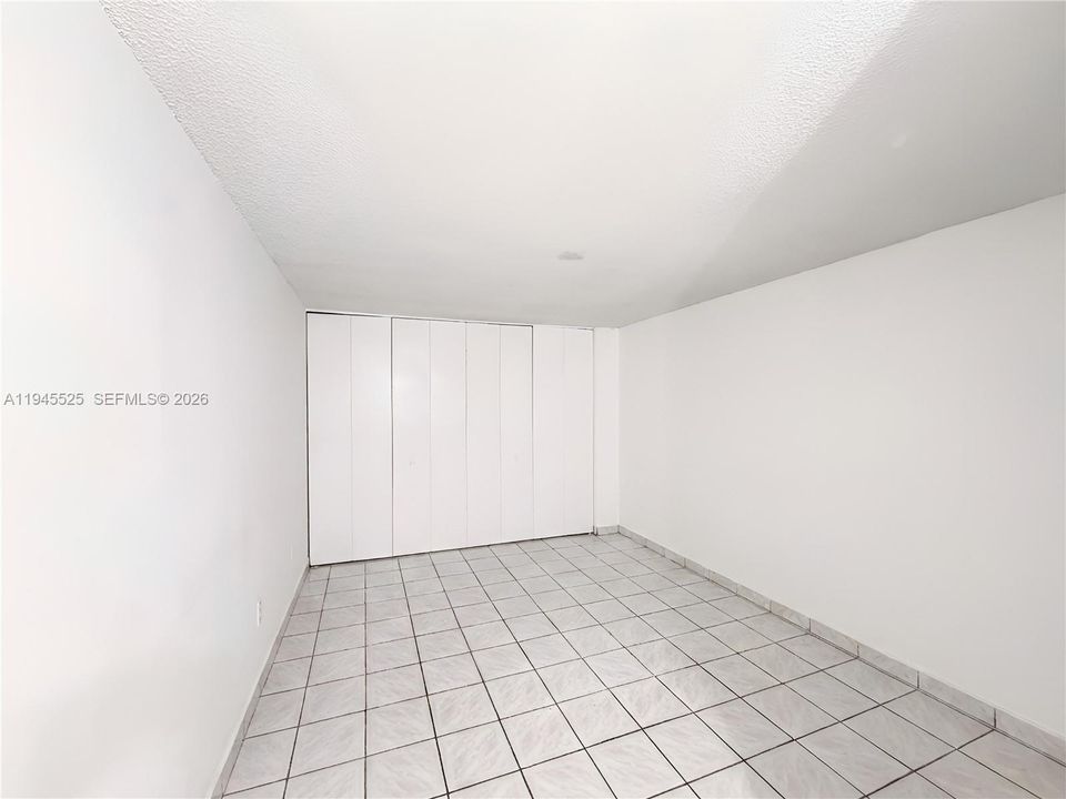 For Sale: $149,900 (2 beds, 2 baths, 800 Square Feet)
