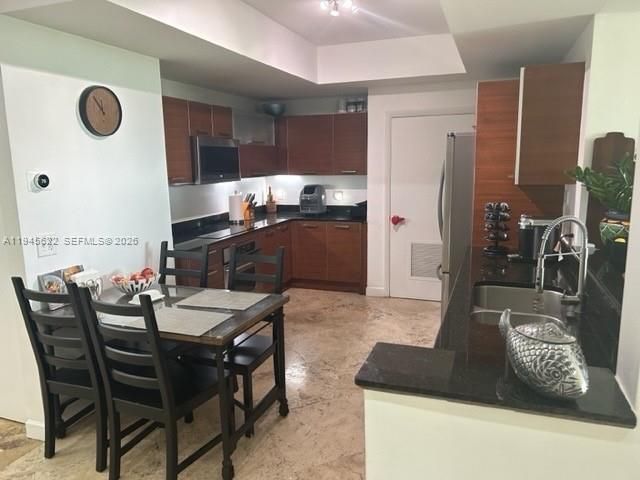 For Sale: $859,000 (3 beds, 3 baths, 1849 Square Feet)
