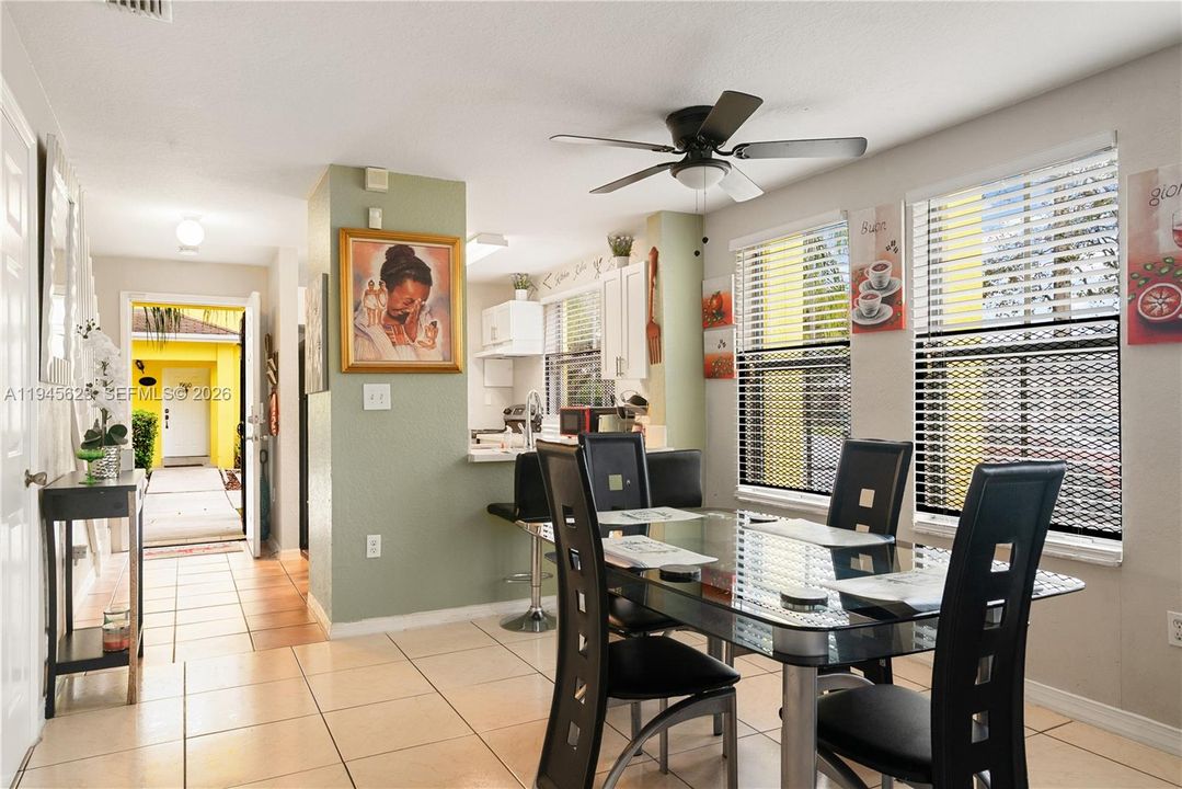 For Sale: $349,000 (2 beds, 2 baths, 1020 Square Feet)