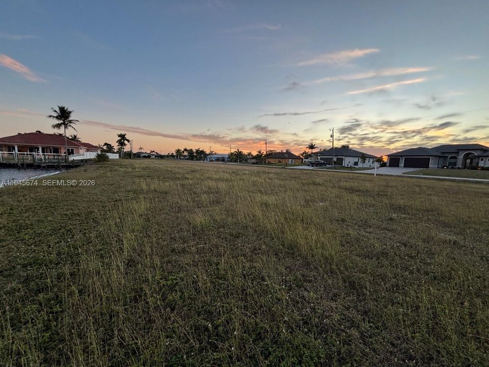 На продажу: $209,000 (0.23 acres)