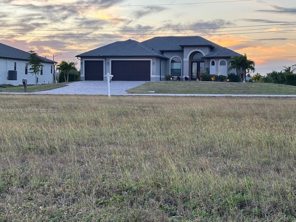 На продажу: $209,000 (0.23 acres)