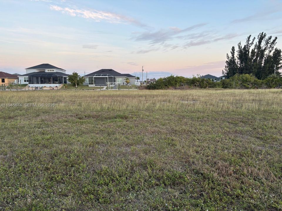 На продажу: $209,000 (0.23 acres)