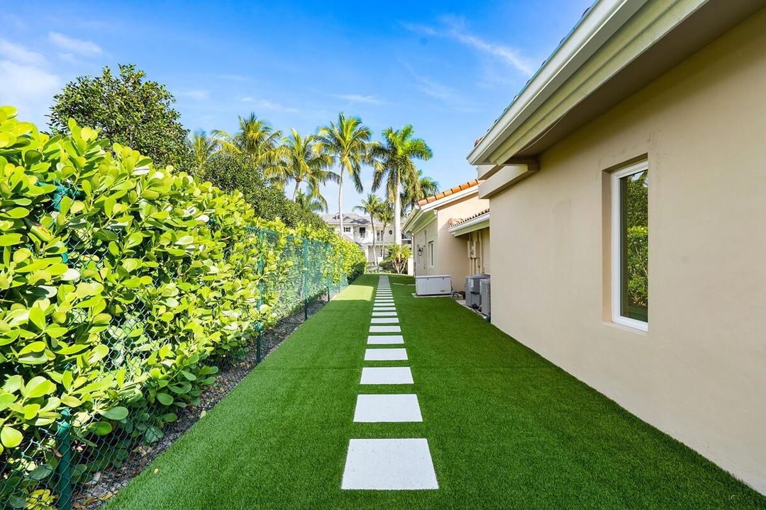 533_Alexander_Palm_Road_04
