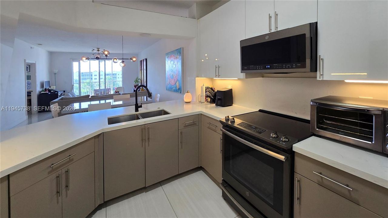 На продажу: $489,000 (3 спален, 2 ванн, 1700 Квадратных фут)