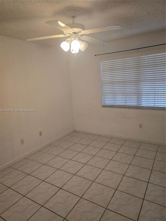 Activo con contrato: $2,000 (2 camas, 2 baños, 1174 Pies cuadrados)