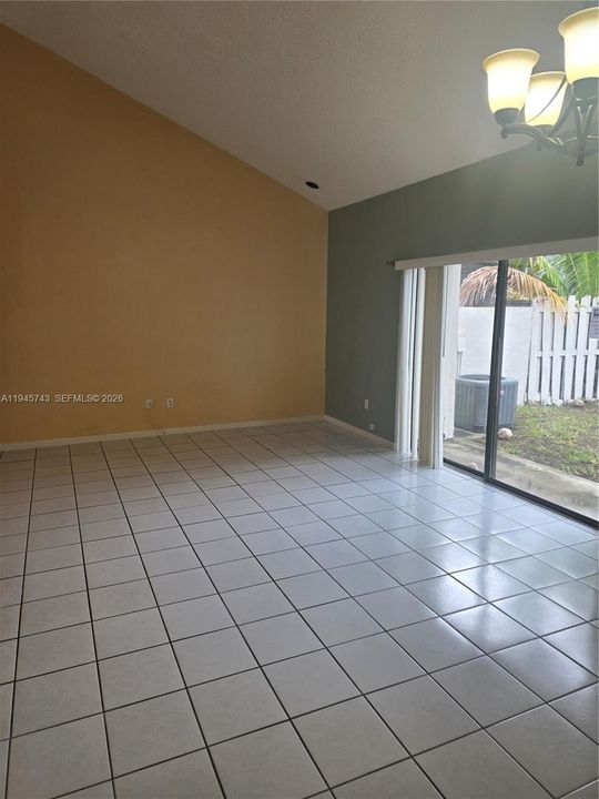 Activo con contrato: $2,000 (2 camas, 2 baños, 1174 Pies cuadrados)