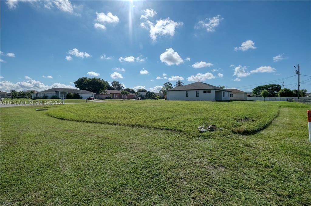 На продажу: $139,500 (0.24 acres)