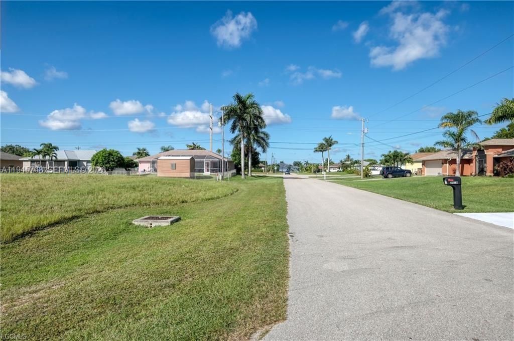 На продажу: $139,500 (0.24 acres)