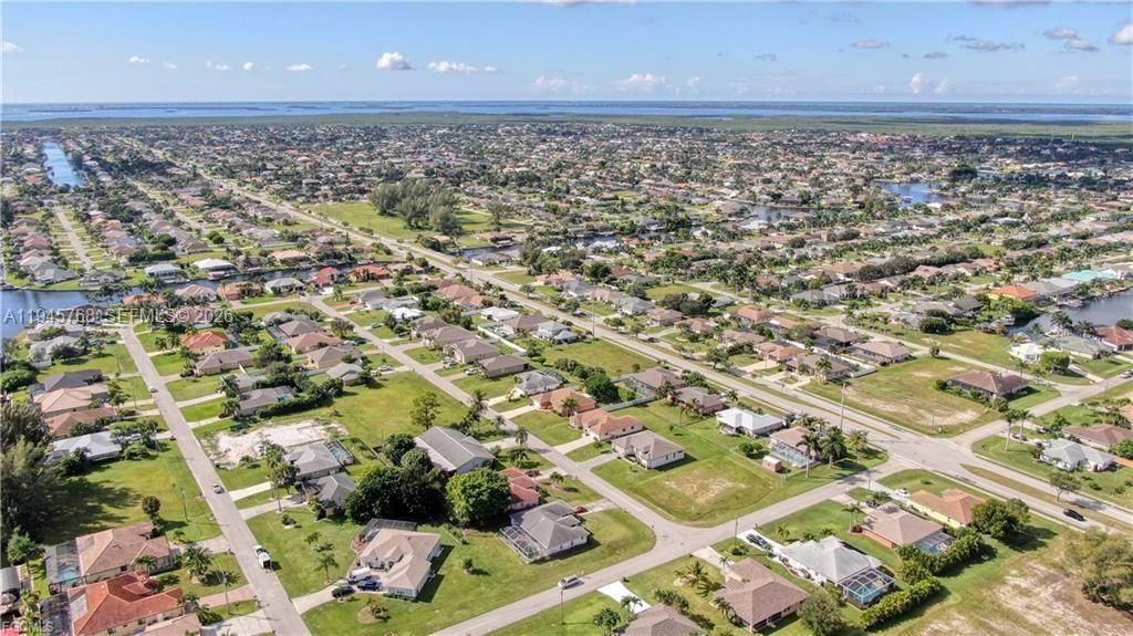 На продажу: $139,500 (0.24 acres)