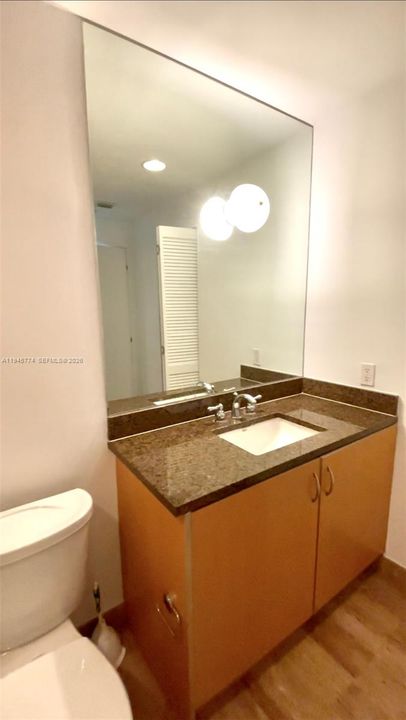 For Sale: $350,000 (1 beds, 1 baths, 544 Square Feet)