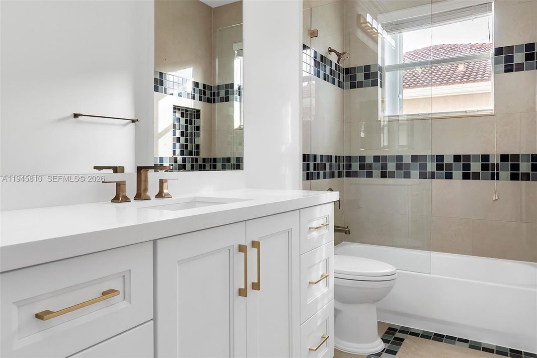 Недавно арендовано: $8,500 (6 спален, 5 ванн, 4945 Квадратных фут)