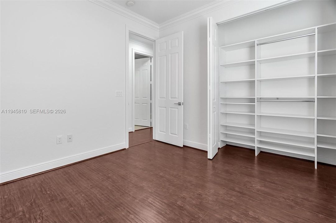 Недавно арендовано: $8,500 (6 спален, 5 ванн, 4945 Квадратных фут)