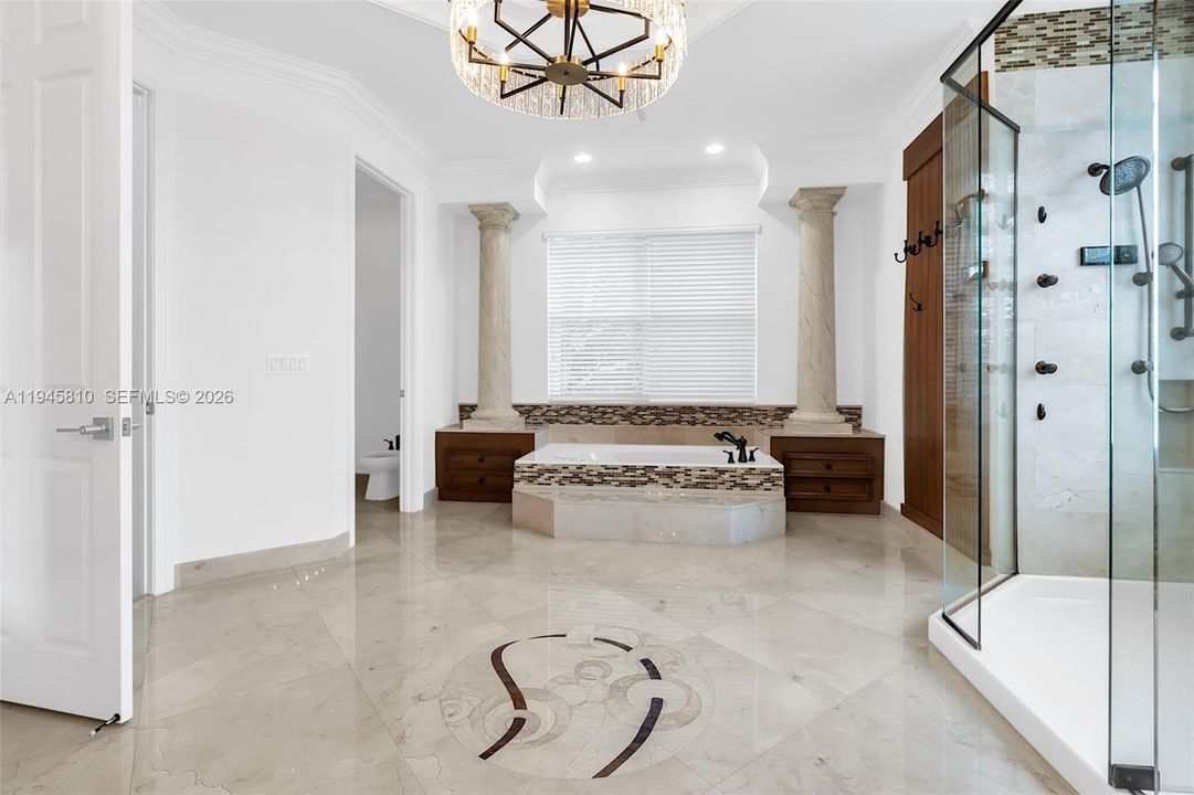 Недавно арендовано: $8,500 (6 спален, 5 ванн, 4945 Квадратных фут)