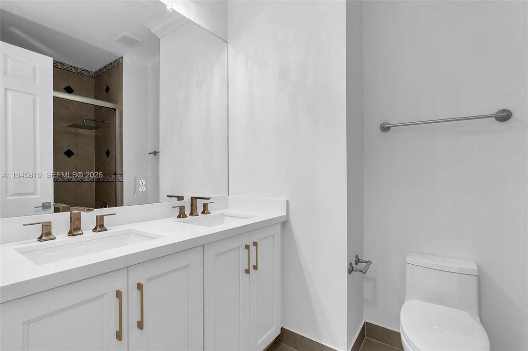 Недавно арендовано: $8,500 (6 спален, 5 ванн, 4945 Квадратных фут)