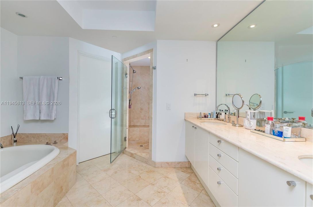 Active With Contract: $23,000 (4 beds, 4 baths, 3084 Square Feet)
