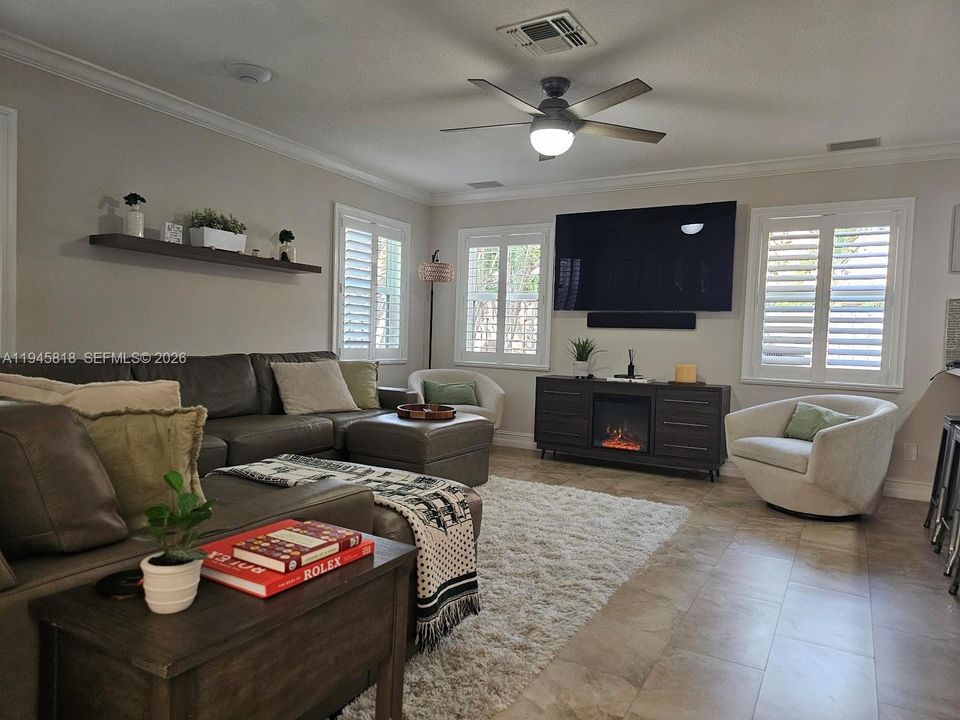 Recently Sold: $1,400,000 (4 beds, 3 baths, 3553 Square Feet)