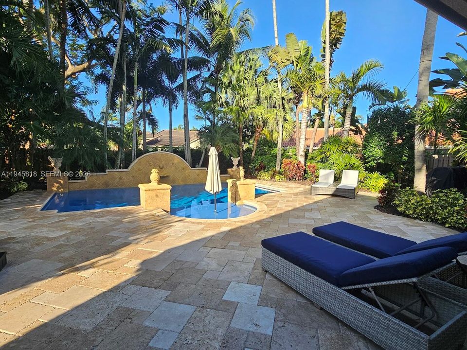 Recently Sold: $1,400,000 (4 beds, 3 baths, 3553 Square Feet)