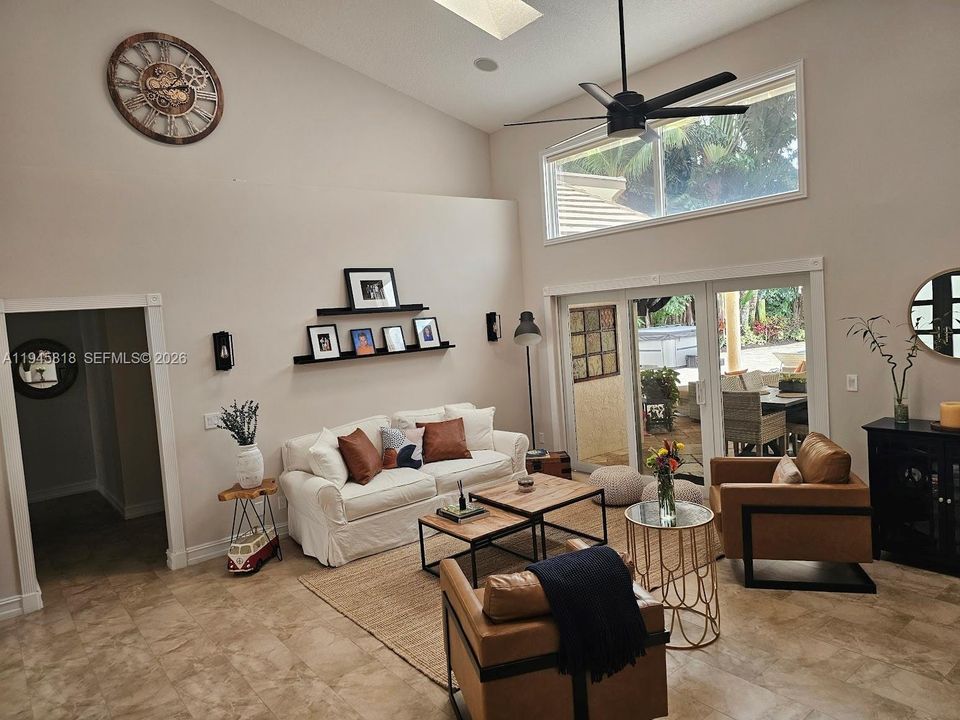 Recently Sold: $1,400,000 (4 beds, 3 baths, 3553 Square Feet)