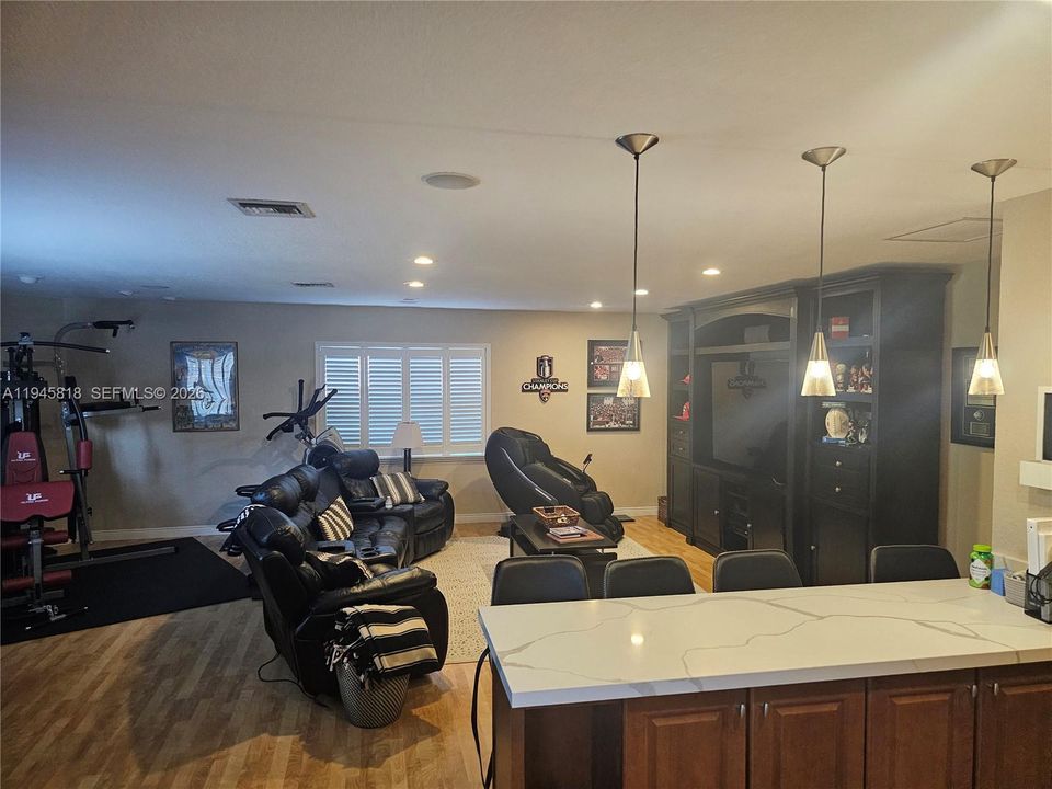 Recently Sold: $1,400,000 (4 beds, 3 baths, 3553 Square Feet)