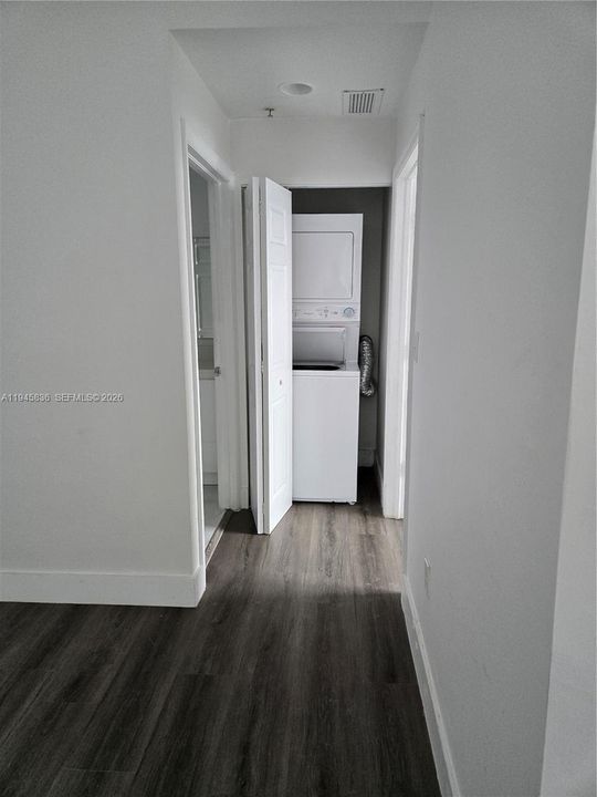 For Sale: $410,000 (2 beds, 2 baths, 1057 Square Feet)