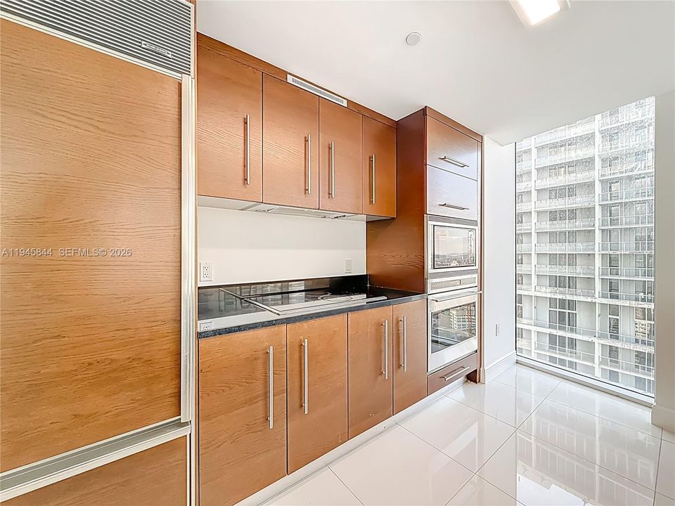 For Sale: $900,000 (2 beds, 2 baths, 1168 Square Feet)