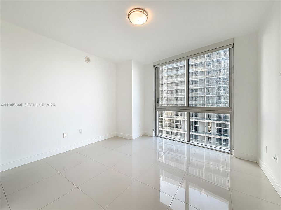 For Sale: $900,000 (2 beds, 2 baths, 1168 Square Feet)