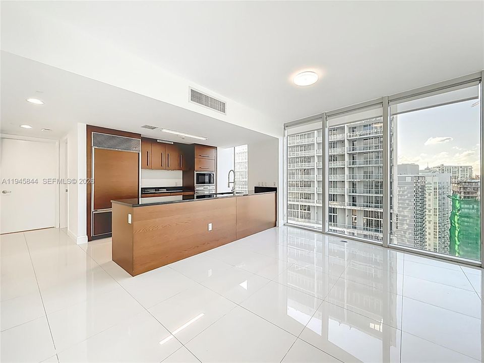 For Sale: $900,000 (2 beds, 2 baths, 1168 Square Feet)