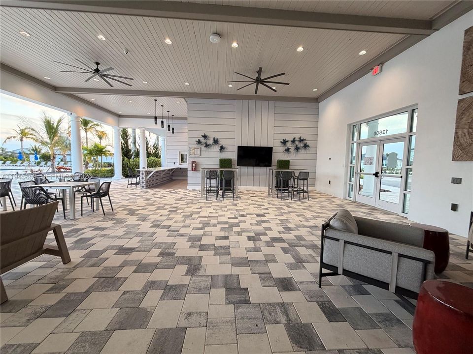 For Sale: $374,900 (3 beds, 2 baths, 1614 Square Feet)