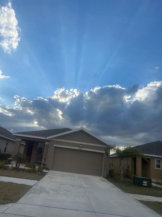 For Sale: $374,900 (3 beds, 2 baths, 1614 Square Feet)