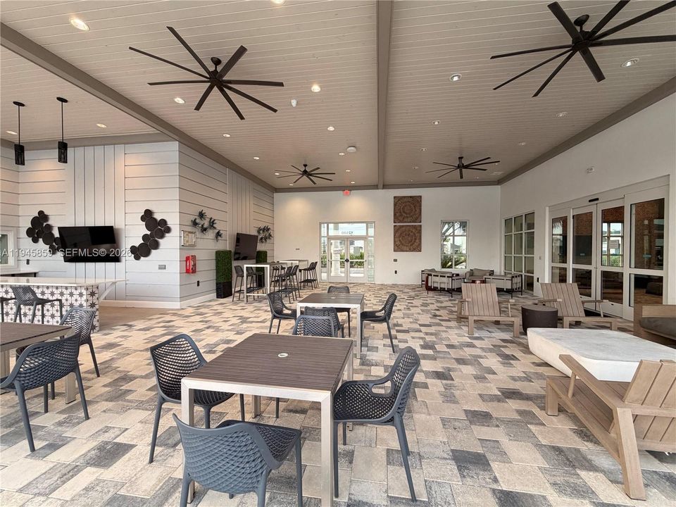 For Sale: $374,900 (3 beds, 2 baths, 1614 Square Feet)