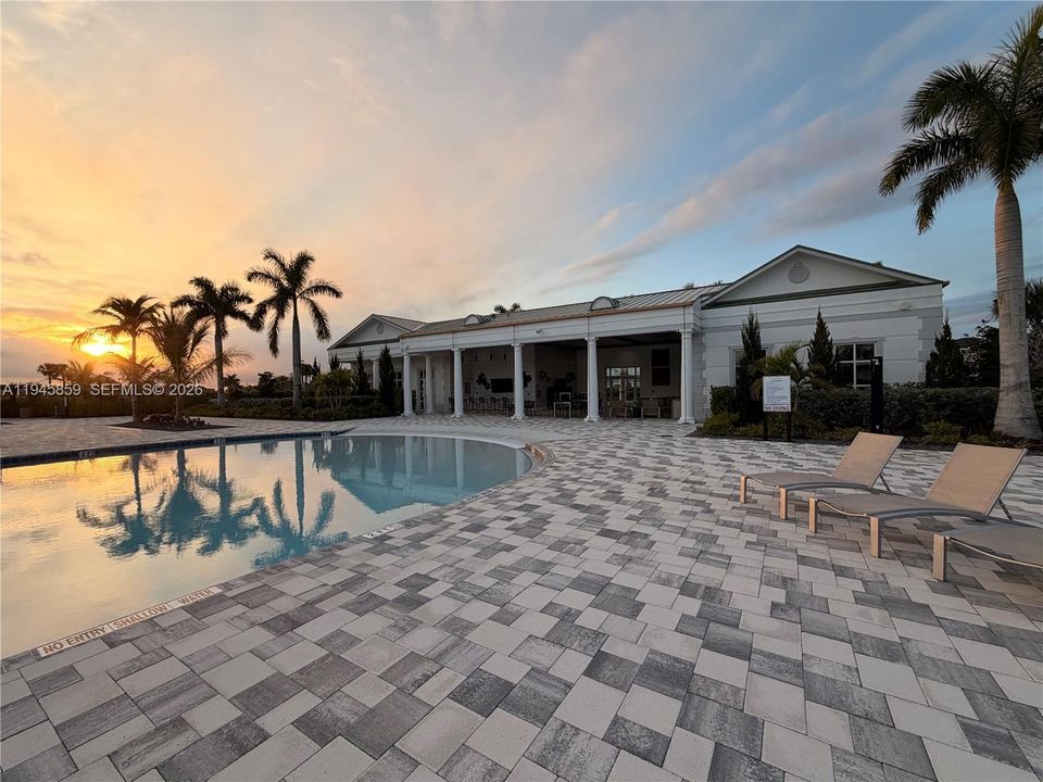 For Sale: $374,900 (3 beds, 2 baths, 1614 Square Feet)