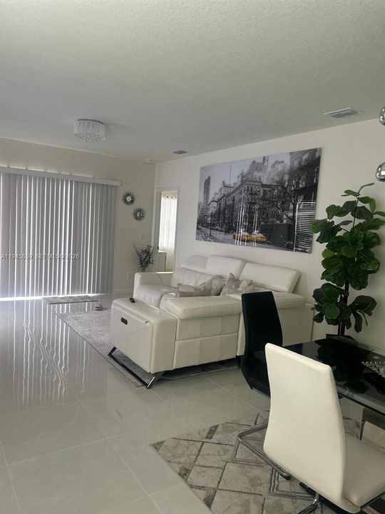 For Sale: $374,900 (3 beds, 2 baths, 1614 Square Feet)