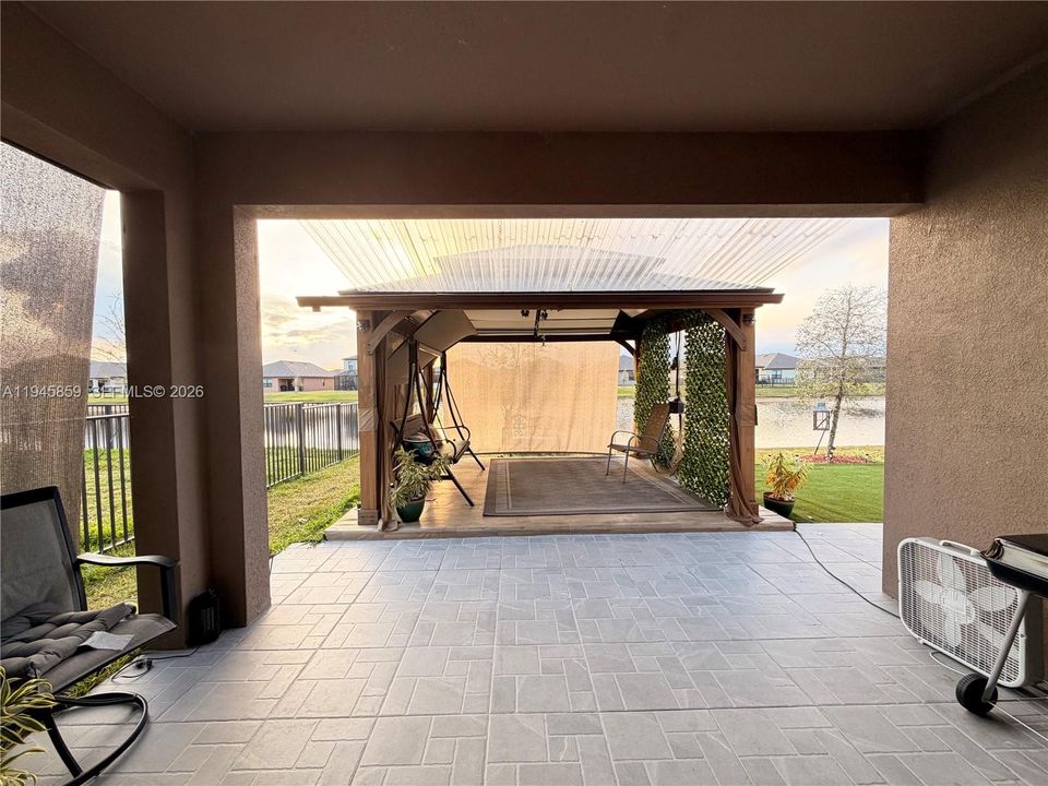For Sale: $374,900 (3 beds, 2 baths, 1614 Square Feet)