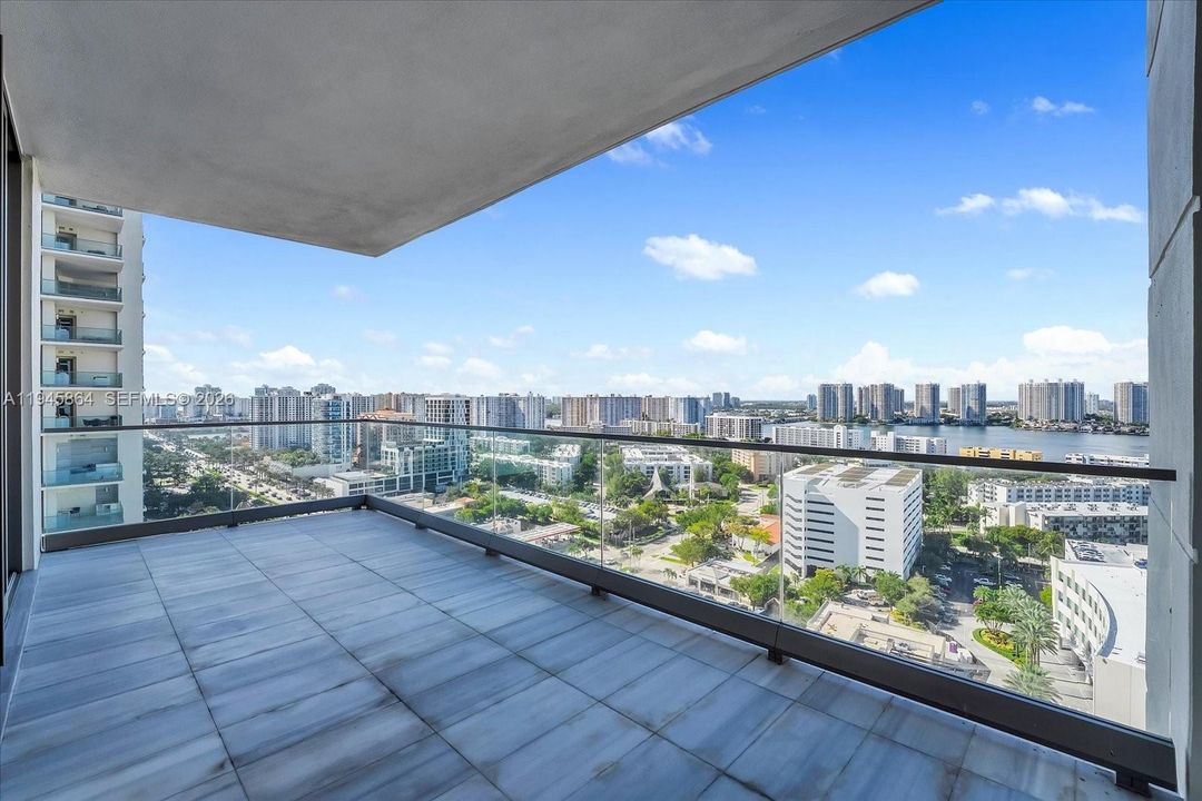 For Sale: $12,500,000 (5 beds, 7 baths, 4780 Square Feet)