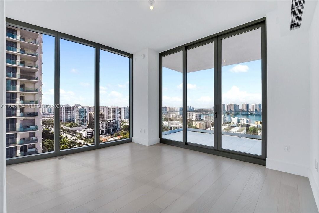 For Sale: $12,500,000 (5 beds, 7 baths, 4780 Square Feet)